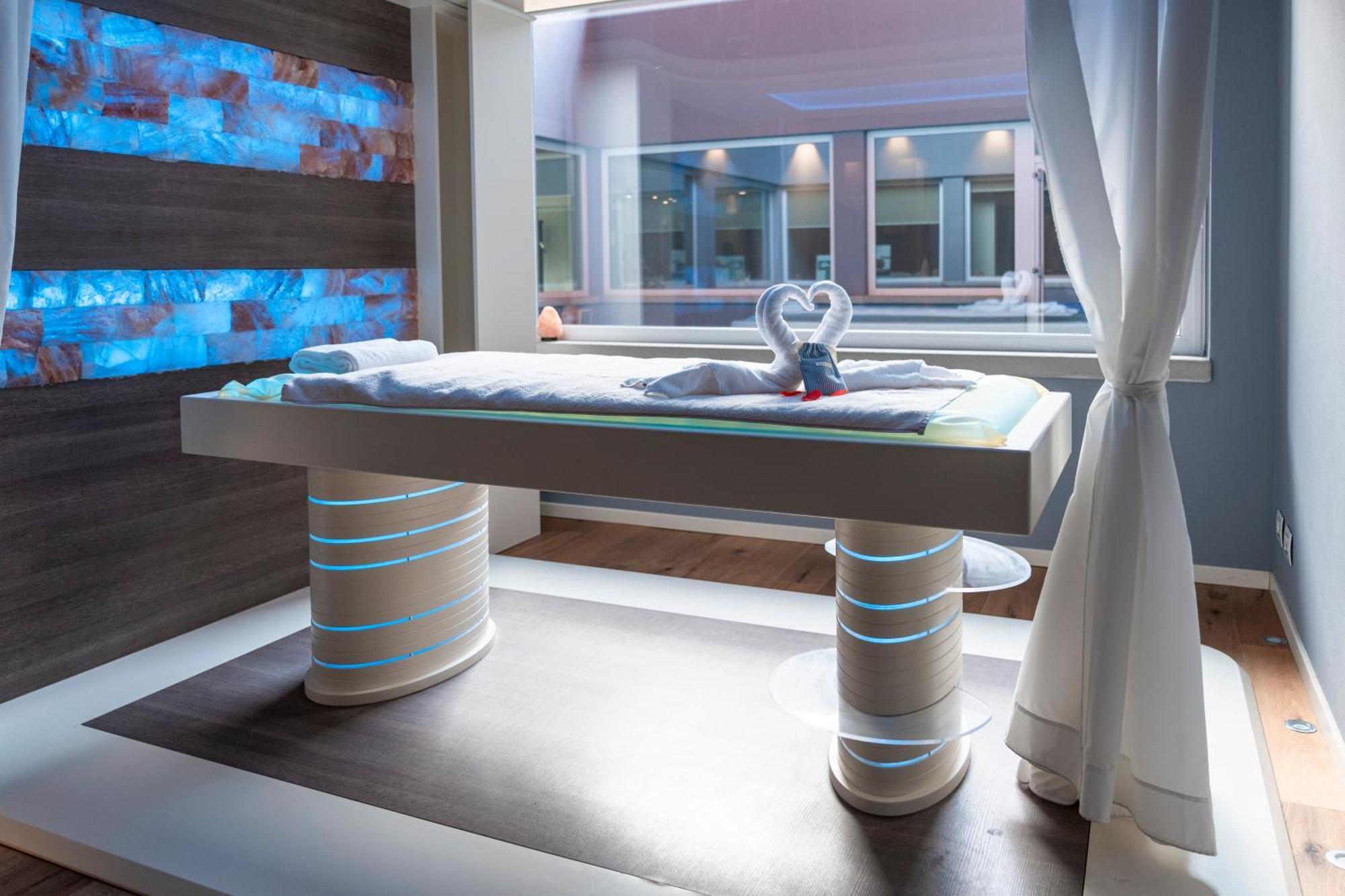 Bes Hotel Terme Di Palazzago Exteriör bild